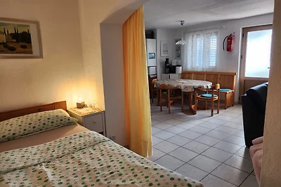 Apartments Karlobag