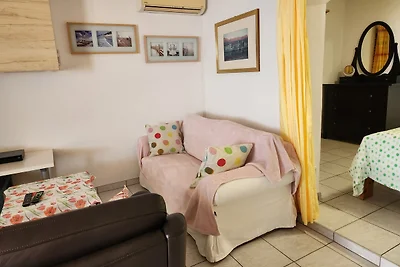 Apartments Karlobag