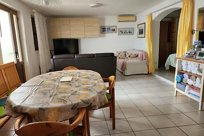 Apartments Karlobag