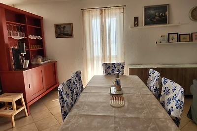 Apartments Karlobag