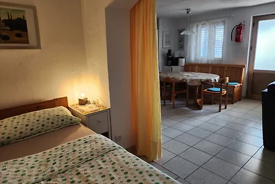 Apartments Karlobag