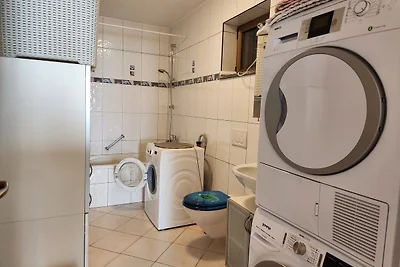 Apartments Karlobag