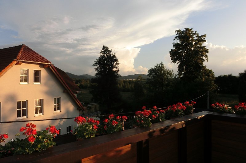 Blick vom Balkon auf das Zittauer Gebirge
