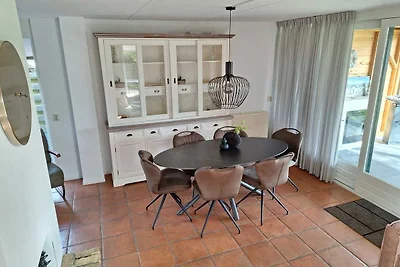 Mediterranes Strandhaus am See