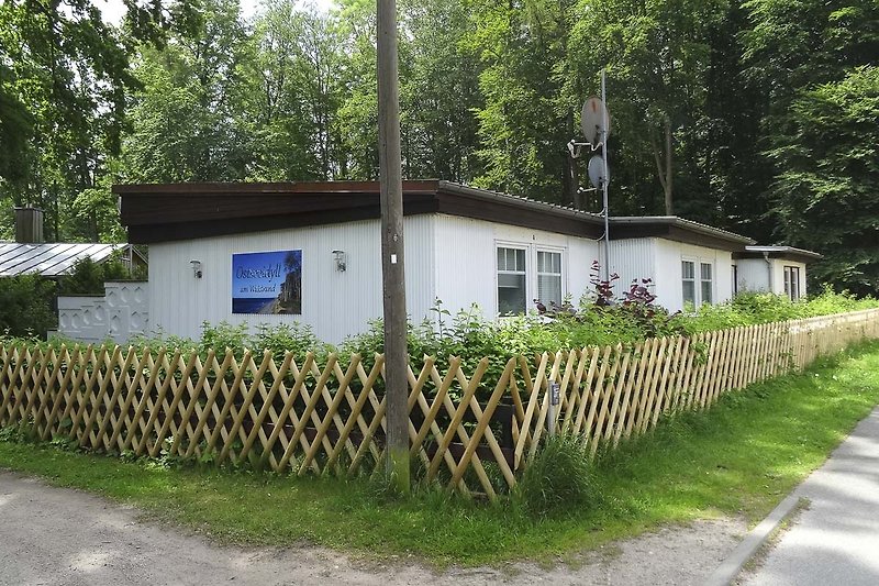 Herzlich Willkommen in der Ferienanlage " Ostseeidyll am Waldrand"!