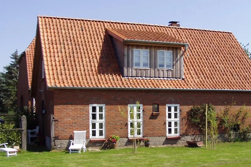 Die Ferienwohnung befindet sich in einem ehemaligen Stallgebäude