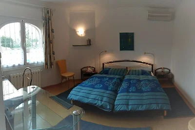 Ferienhaus Flora mit Privatpool