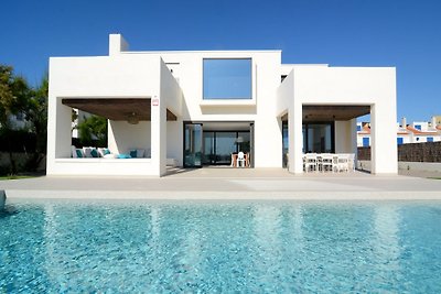 PP 825 Villa con piscina España