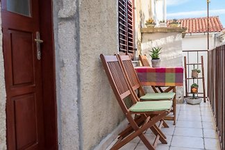 Galija - u povijesnom centru, na mirnom