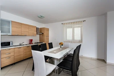Moderne FeWo Mirna 1 mit Meerblick!