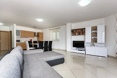 Moderne FeWo Mirna 1 mit Meerblick!