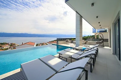 Villa See mit Pool & Panoramablick