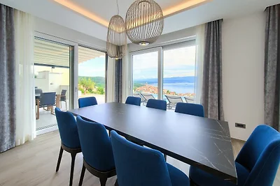 Villa See mit Pool & Panoramablick