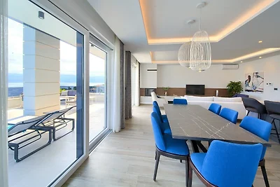 Villa See mit Pool & Panoramablick