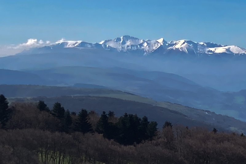 Blick vom Monte S. Vicino auf die Sibillinischen Berge