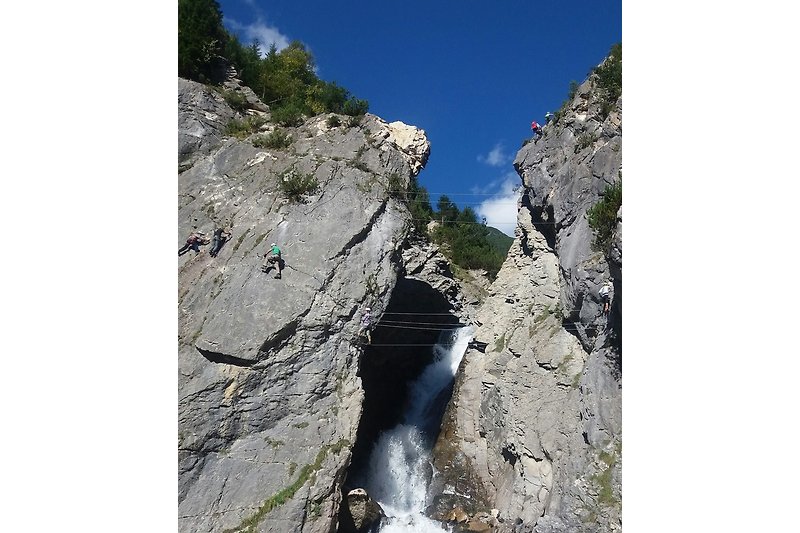 Wasserfall in Holzgau - Kletterparadies