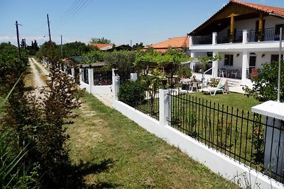 Halkidiki holiday house by the sea 