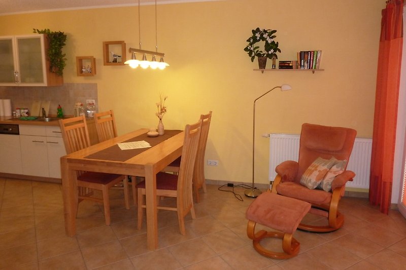 Reading - Dining area