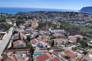 schöner Pool und sehr ruhige Lage