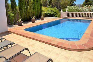 Willa z widokiem na morze i prywatnym basenem