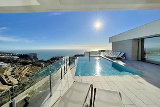 Luxusvilla mit Infinity-Privatpool