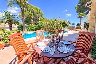 Villa mit Privatpool und Meerblick
