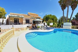 Willa - fantastyczny ogród z basenem