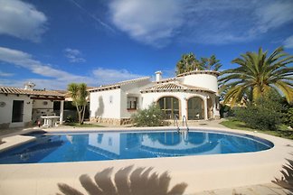 strandnahe Villa in Denia mit Pool
