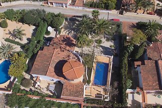 Haus mit blickgeschütztem Pool