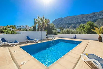 moderne Villa mit schönem Meerblick
