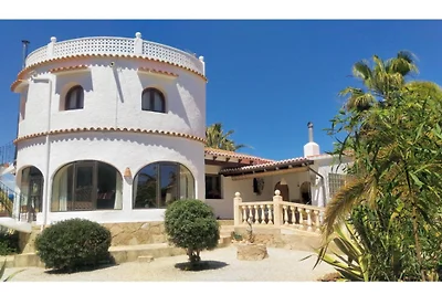 Privatvilla mit Pool und Meerblick