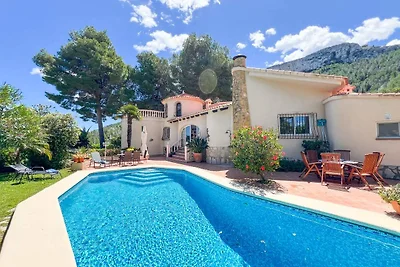 Villa mit Privatpool und Meerblick