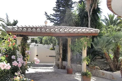 Villa met zwembad blickgeschützem