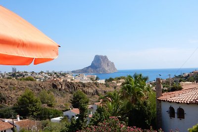 Villa met uitzicht op zee en het zwembad
