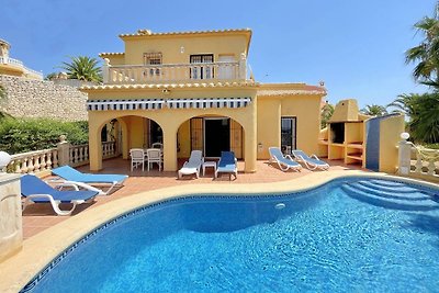 Villa mit Klimaanlagen und Pool