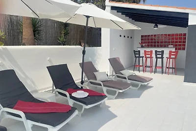 trandnahe Privatvilla mit Pool