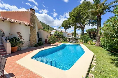 Villa mit Privatpool und Meerblick