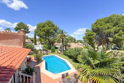 Villa mit Privatpool und Meerblick