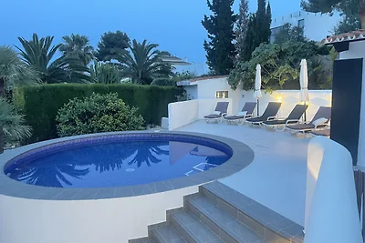 trandnahe Privatvilla mit Pool