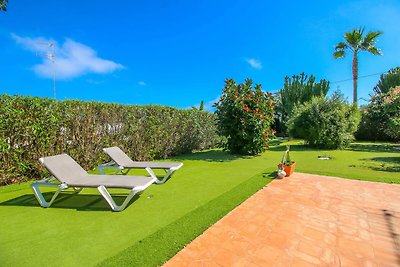 Villa mit Privatpool und Minigolf