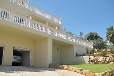 Villa a soli 300 metri dalla spiaggia di sabbia