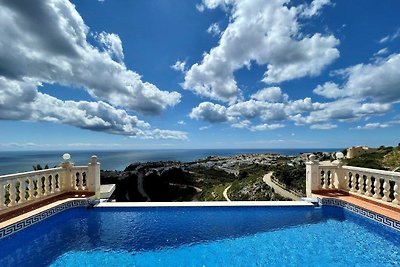 Villa mit spektakulärem Meerblick