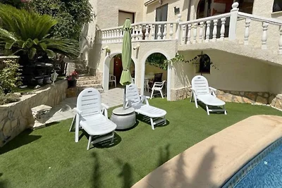Meerblick - Panoramavilla mit Pool