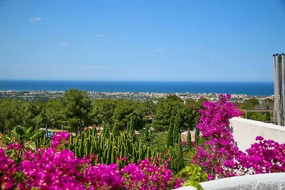 Meerblickvilla mit Pool