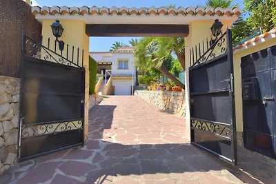 herrliche Villa in Javea mit Pool