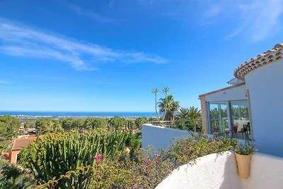 Meerblickvilla mit Pool