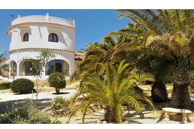 Privatvilla mit Pool und Meerblick