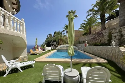 Meerblick - Panoramavilla mit Pool