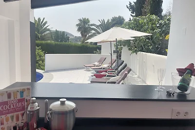 trandnahe Privatvilla mit Pool