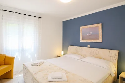 Villa mit Privatpool in Stadtnähe